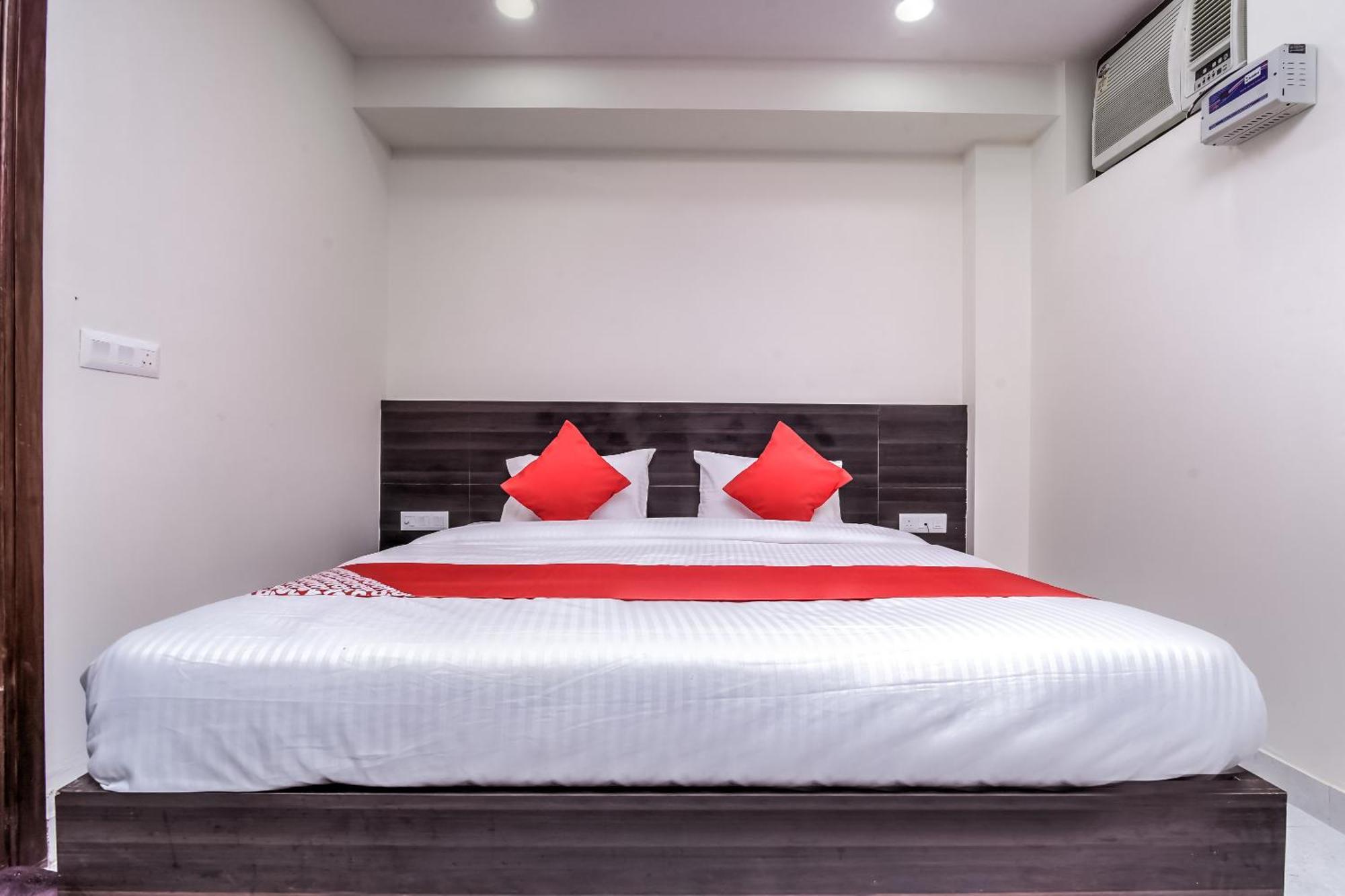 Hotel Aerostar Gold - Opposite Max Healthcare Дели Экстерьер фото