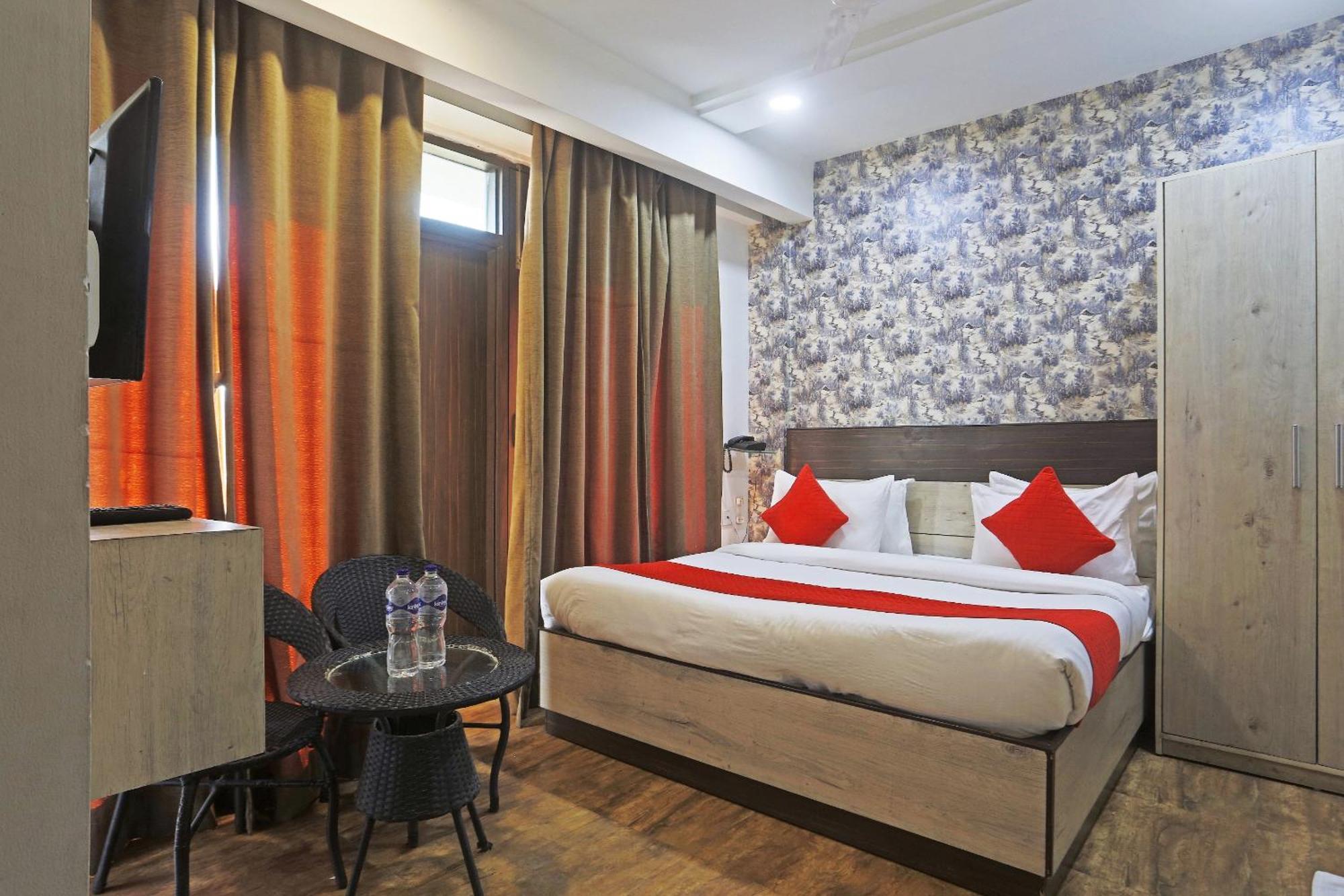 Hotel Aerostar Gold - Opposite Max Healthcare Дели Экстерьер фото