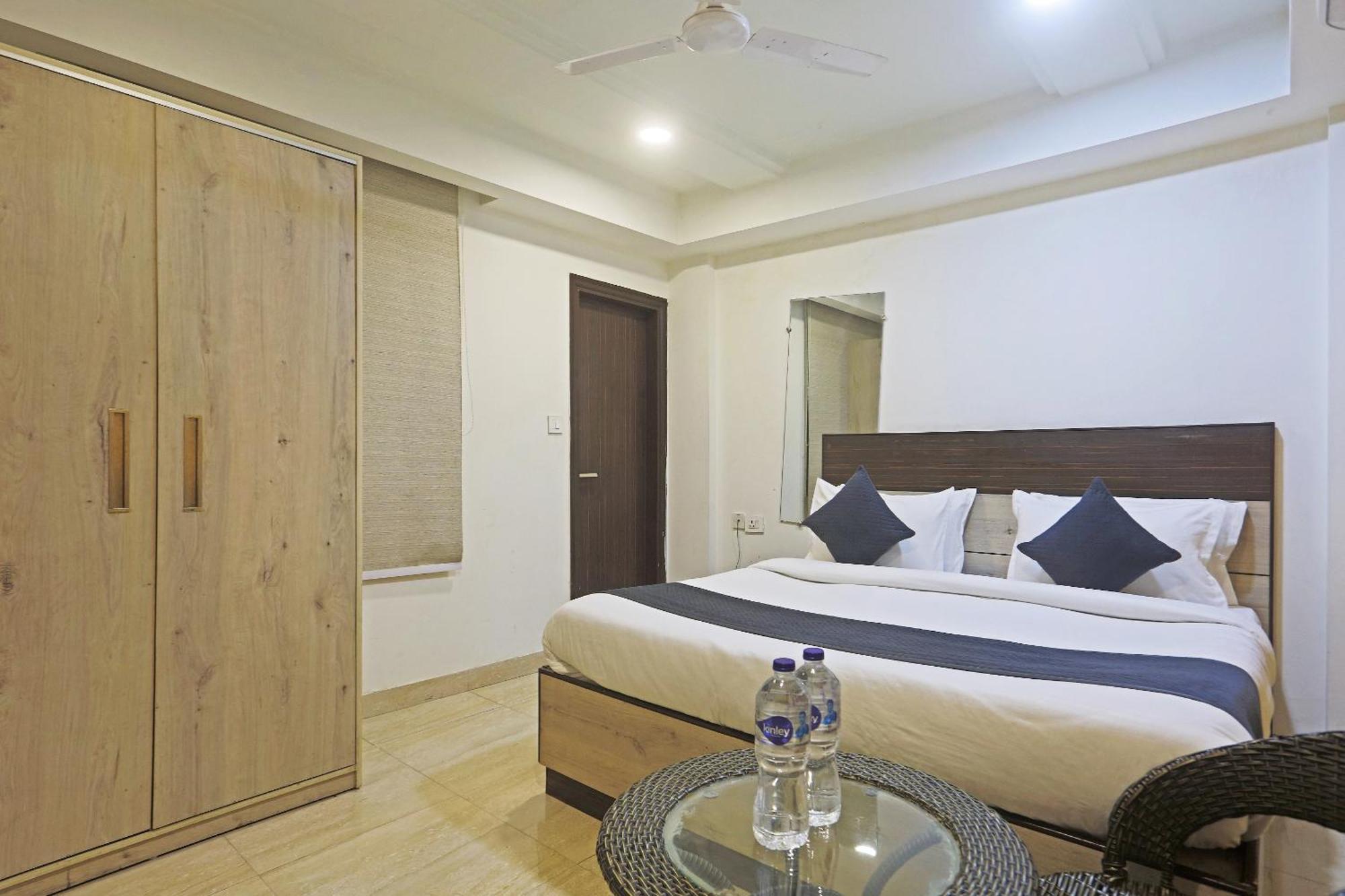 Hotel Aerostar Gold - Opposite Max Healthcare Дели Экстерьер фото